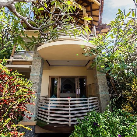 Blue Moon Villas Resort Amed  Exterior photo