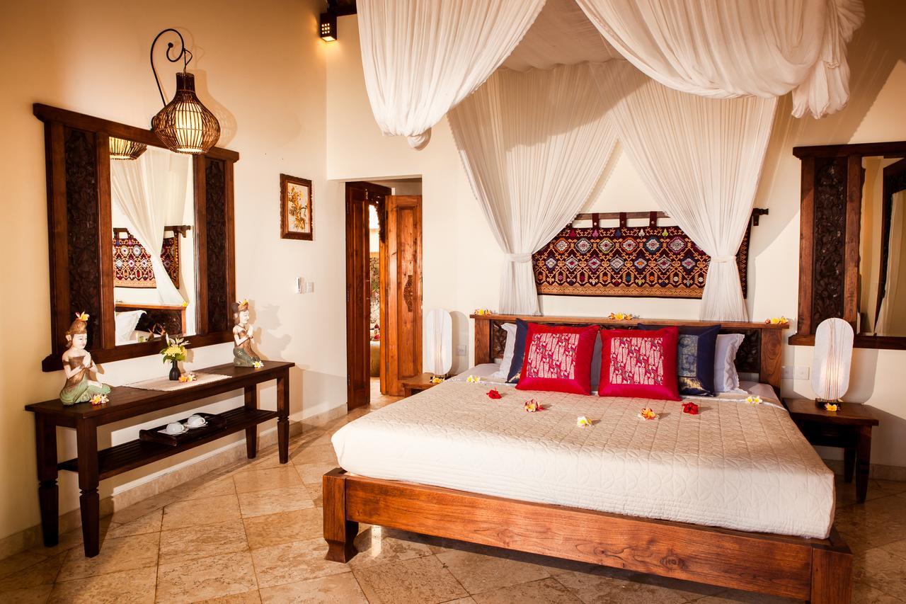 Blue Moon Villas Resort Amed  Exterior photo